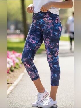 Lululemon Athletica Navy Pink Abstract Capris Size 4 #YLEG21